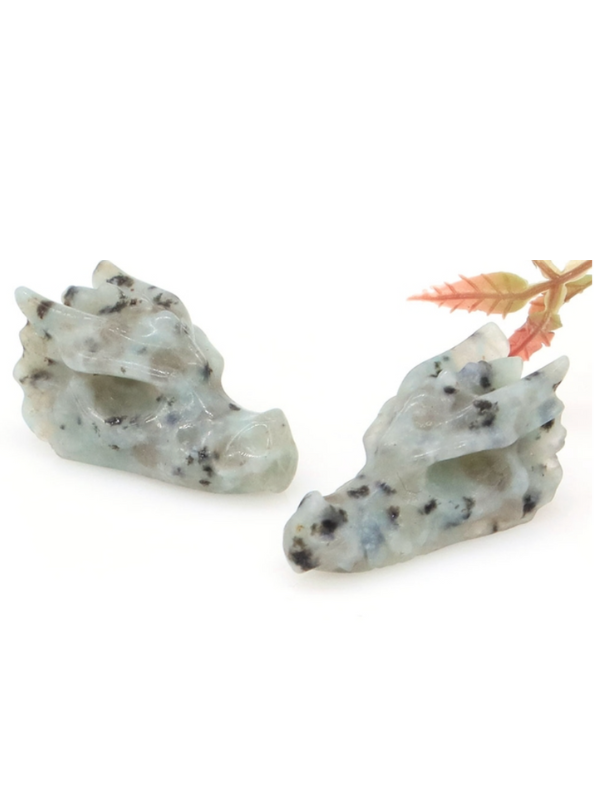 Têtes de dragon en cristal