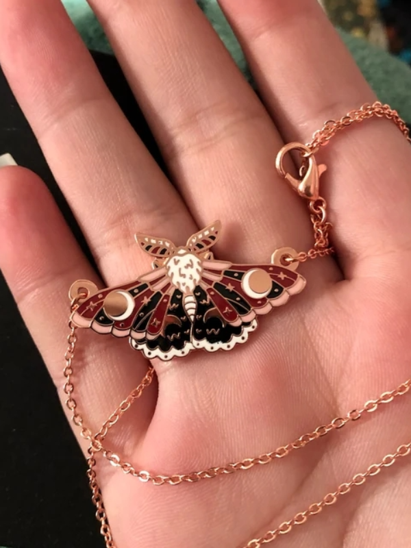 Collier de papillon de nuit