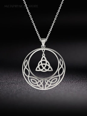 Trinity knot necklace silver